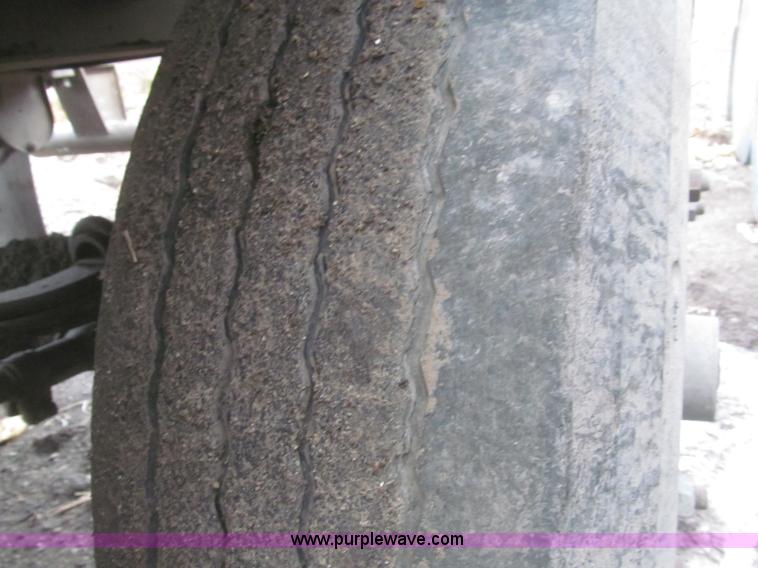 image for item F7265 1986 Trail King BD22-383A 40' triple axle belly dump trailer