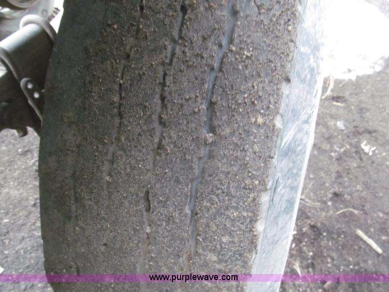 image for item F7265 1986 Trail King BD22-383A 40' triple axle belly dump trailer