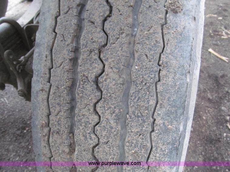 image for item F7265 1986 Trail King BD22-383A 40' triple axle belly dump trailer