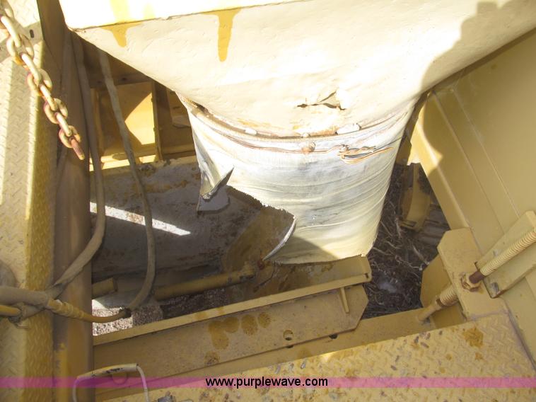 image for item F7269 Gomaco GT6300 curb machine