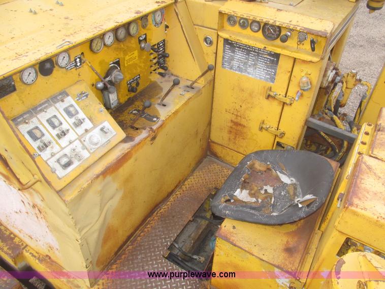 image for item F7271 Gomaco GT6200 Commander II curb machine