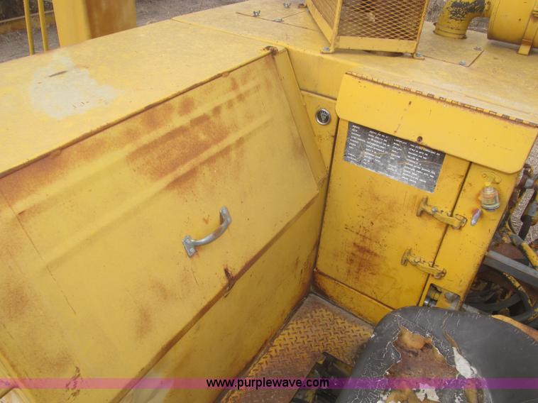 image for item F7271 Gomaco GT6200 Commander II curb machine