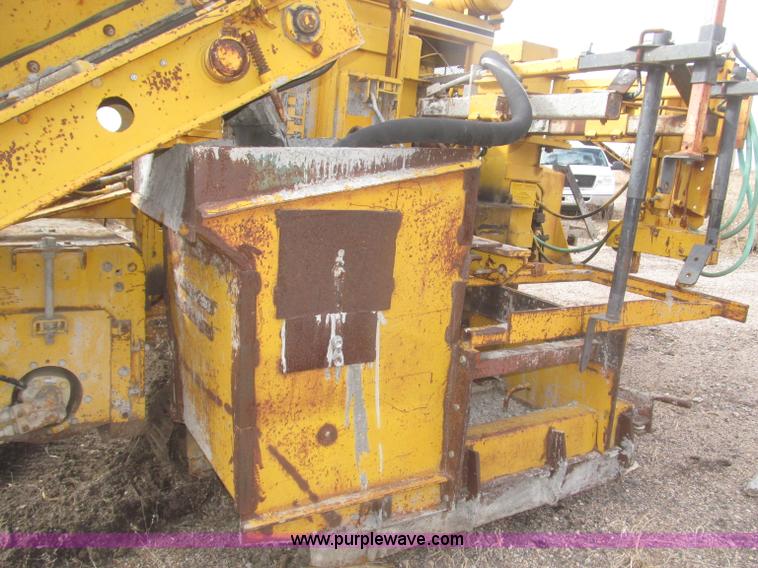 image for item F7271 Gomaco GT6200 Commander II curb machine