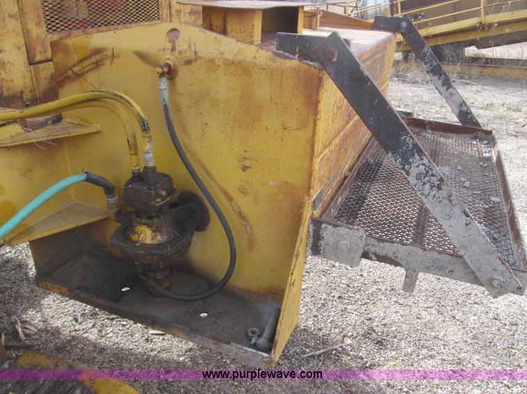 image for item F7271 Gomaco GT6200 Commander II curb machine