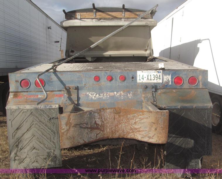 image for item F7273 1985 Trail King BD22-383A 40' triple axle belly dump trailer