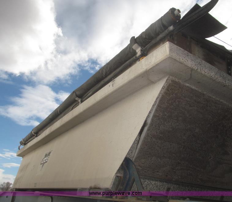 image for item F7273 1985 Trail King BD22-383A 40' triple axle belly dump trailer