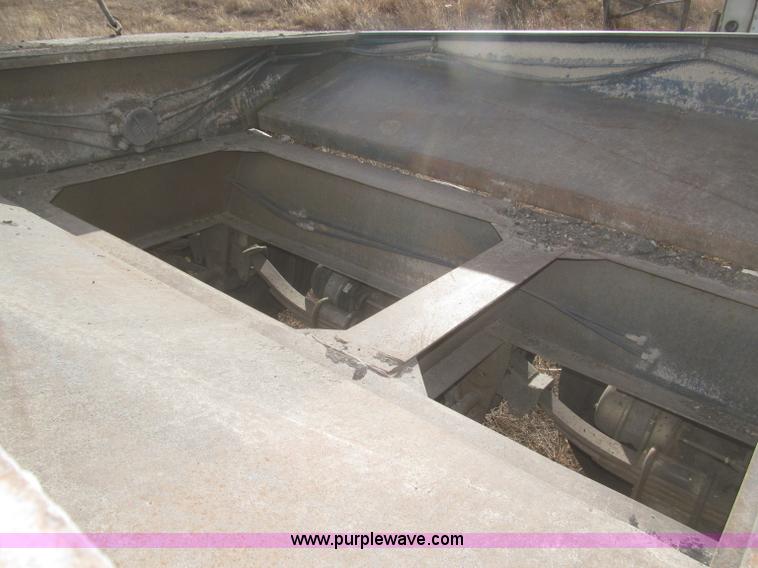 image for item F7273 1985 Trail King BD22-383A 40' triple axle belly dump trailer