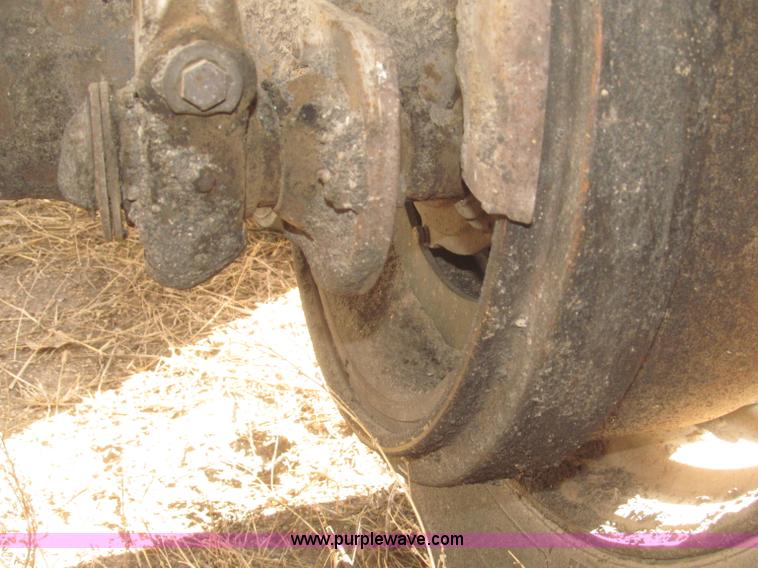 image for item F7273 1985 Trail King BD22-383A 40' triple axle belly dump trailer