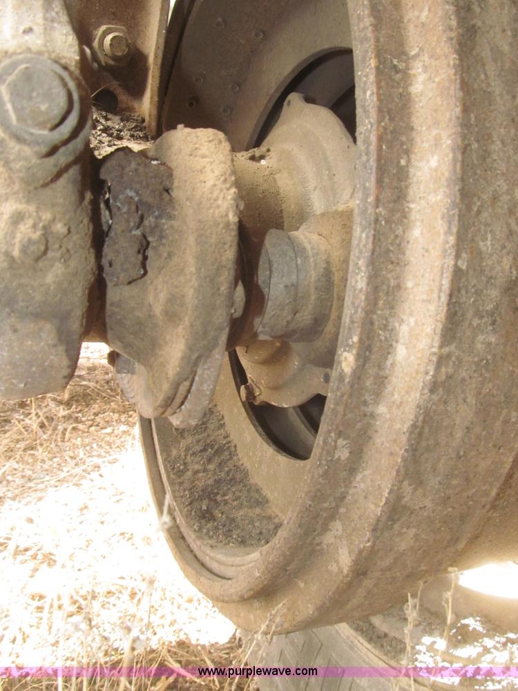 image for item F7273 1985 Trail King BD22-383A 40' triple axle belly dump trailer