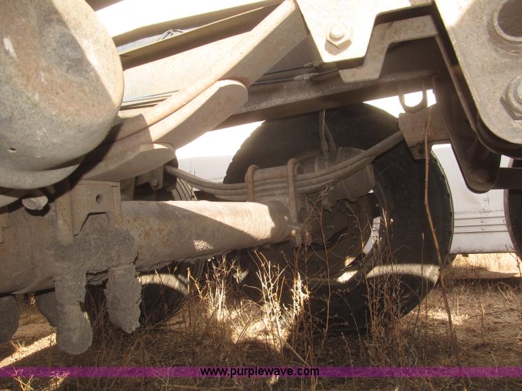 image for item F7273 1985 Trail King BD22-383A 40' triple axle belly dump trailer