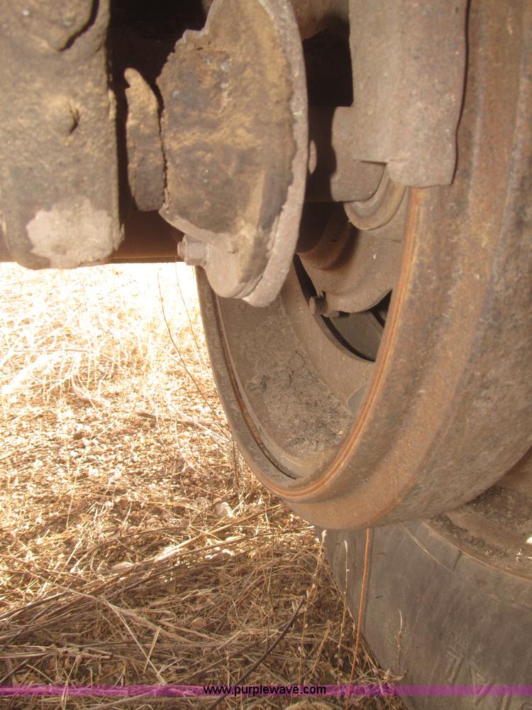 image for item F7273 1985 Trail King BD22-383A 40' triple axle belly dump trailer