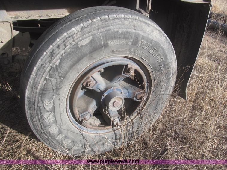 image for item F7273 1985 Trail King BD22-383A 40' triple axle belly dump trailer