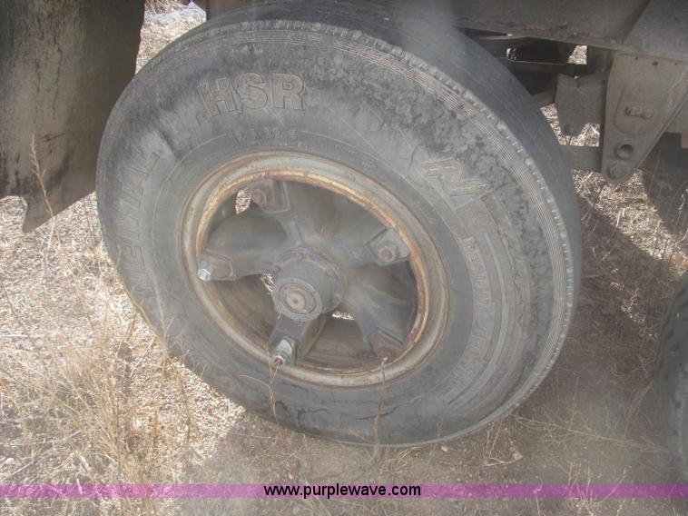 image for item F7273 1985 Trail King BD22-383A 40' triple axle belly dump trailer