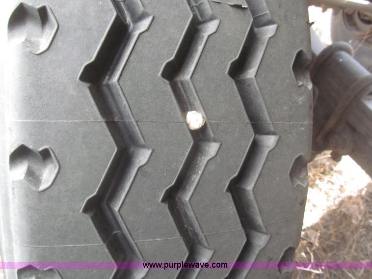 image for item F7273 1985 Trail King BD22-383A 40' triple axle belly dump trailer