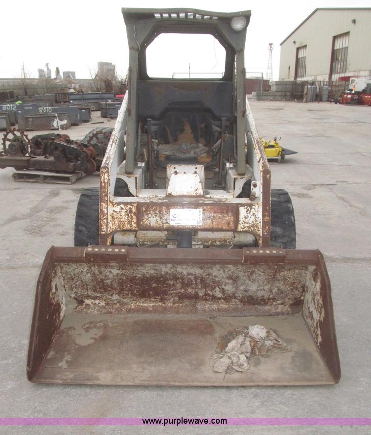 image for item F7278 1989 Bobcat 743 skid steer