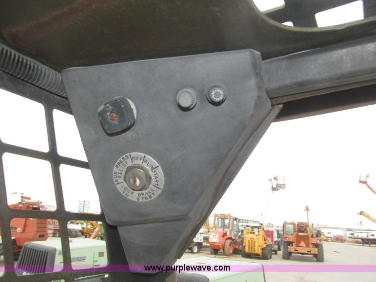 image for item F7278 1989 Bobcat 743 skid steer