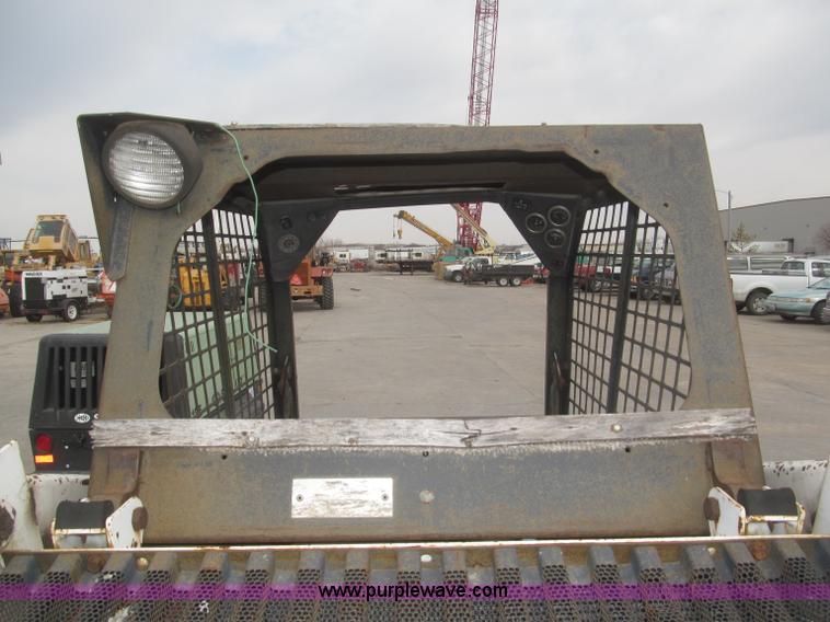 image for item F7278 1989 Bobcat 743 skid steer