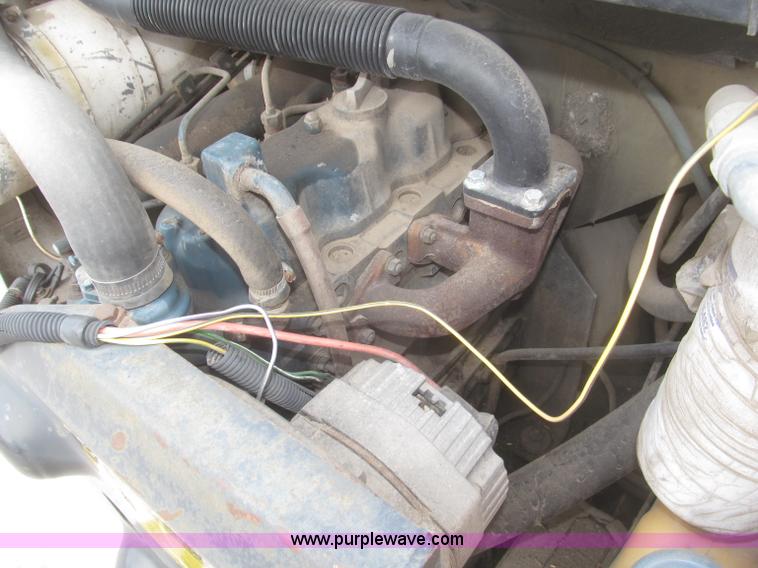 image for item F7278 1989 Bobcat 743 skid steer