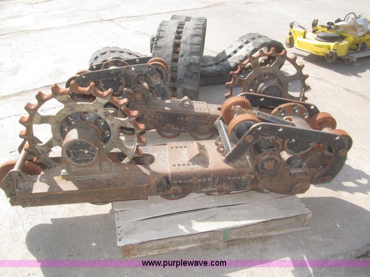 image for item F7280 VTS track undercarriage and tracks