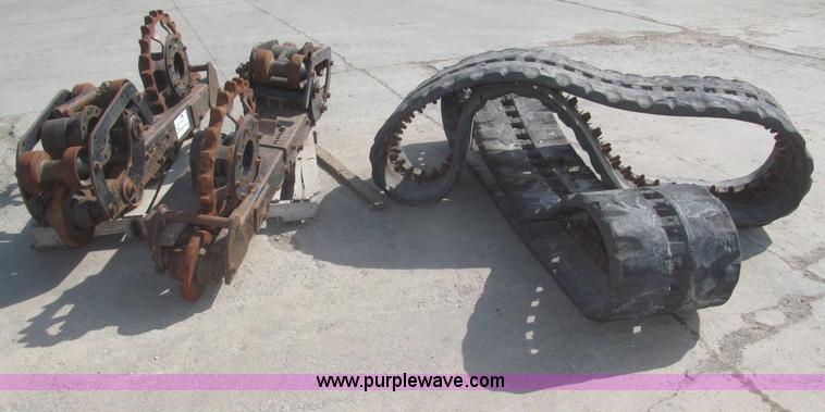 image for item F7280 VTS track undercarriage and tracks