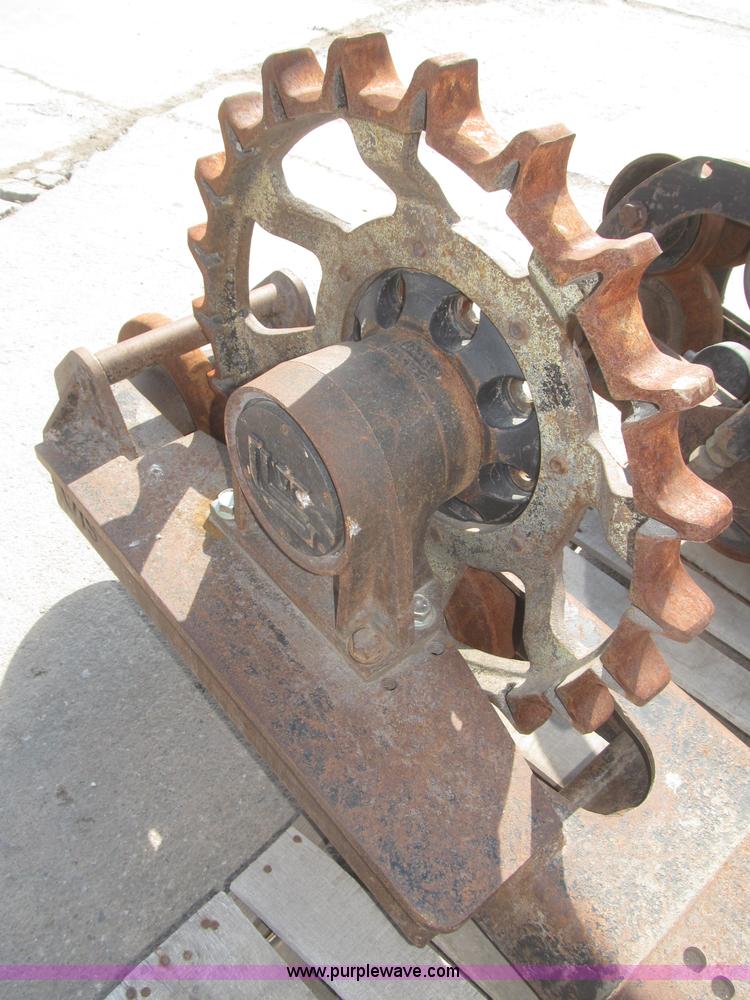 image for item F7280 VTS track undercarriage and tracks