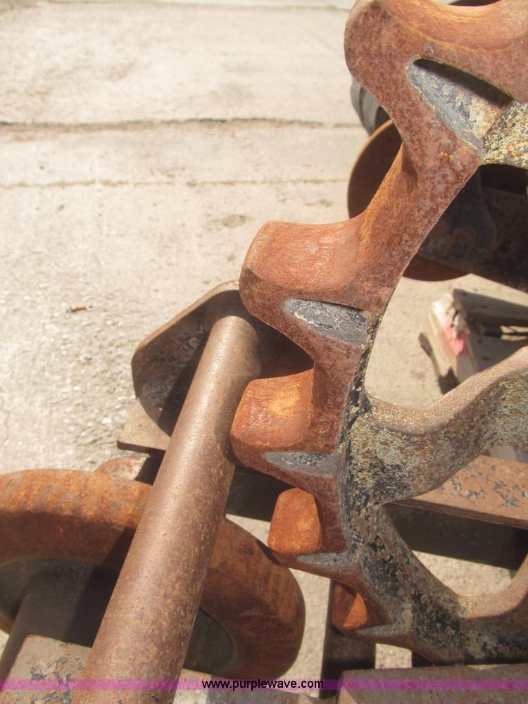 image for item F7280 VTS track undercarriage and tracks