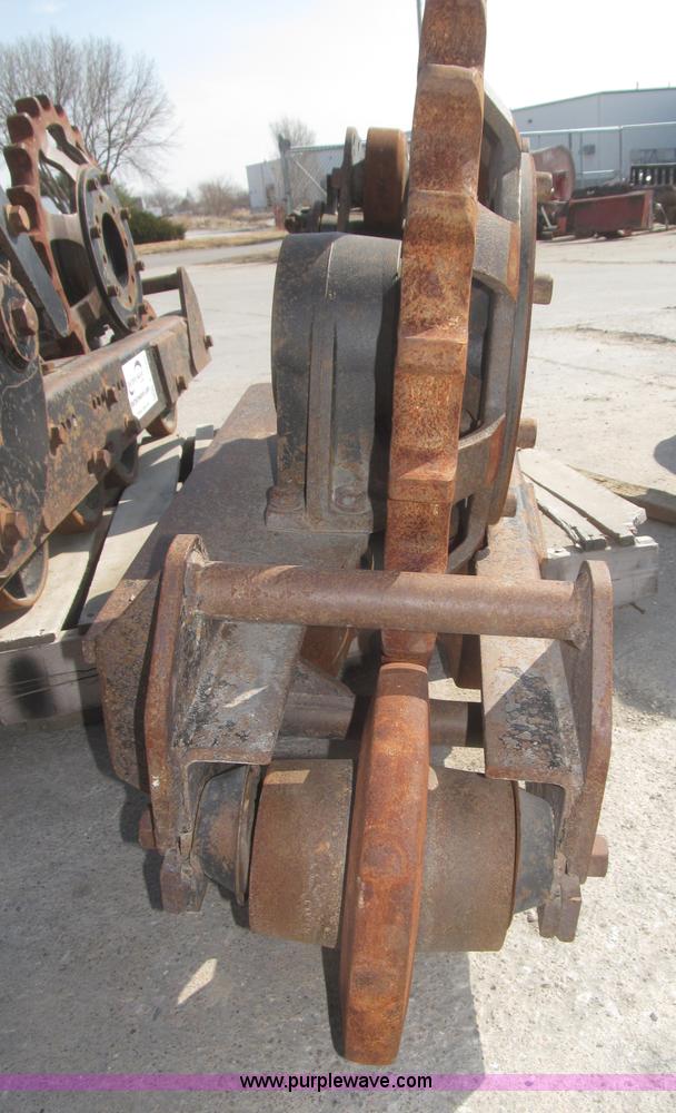 image for item F7280 VTS track undercarriage and tracks