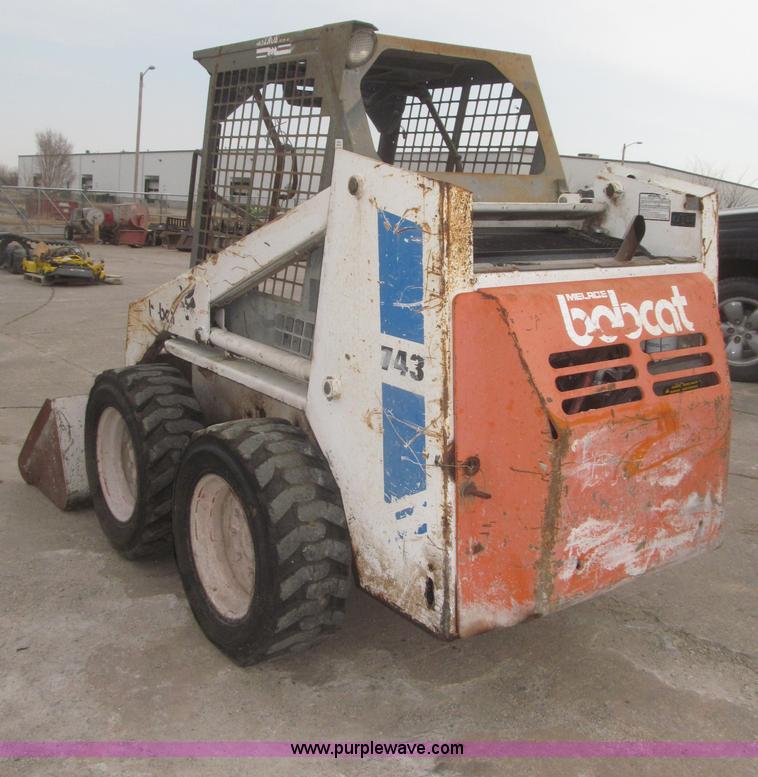 image for item F7284 1987 Bobcat 743 skid steer