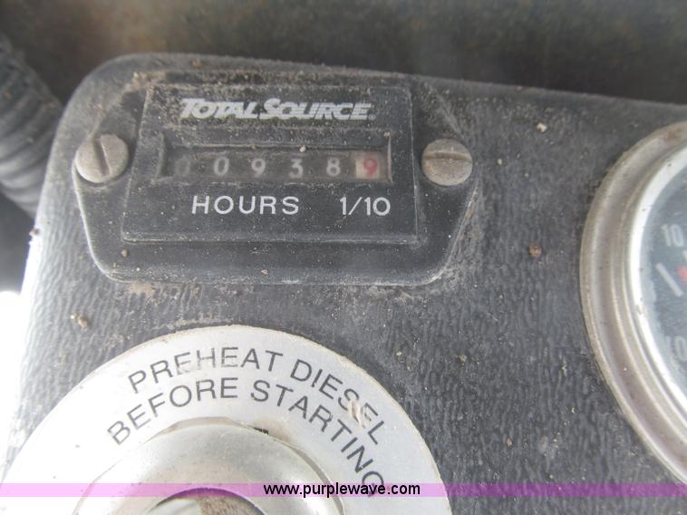 image for item F7284 1987 Bobcat 743 skid steer