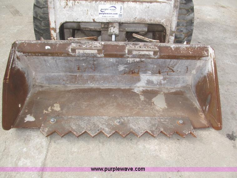 image for item F7284 1987 Bobcat 743 skid steer