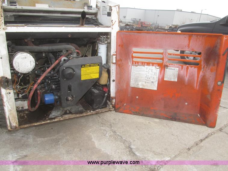 image for item F7284 1987 Bobcat 743 skid steer