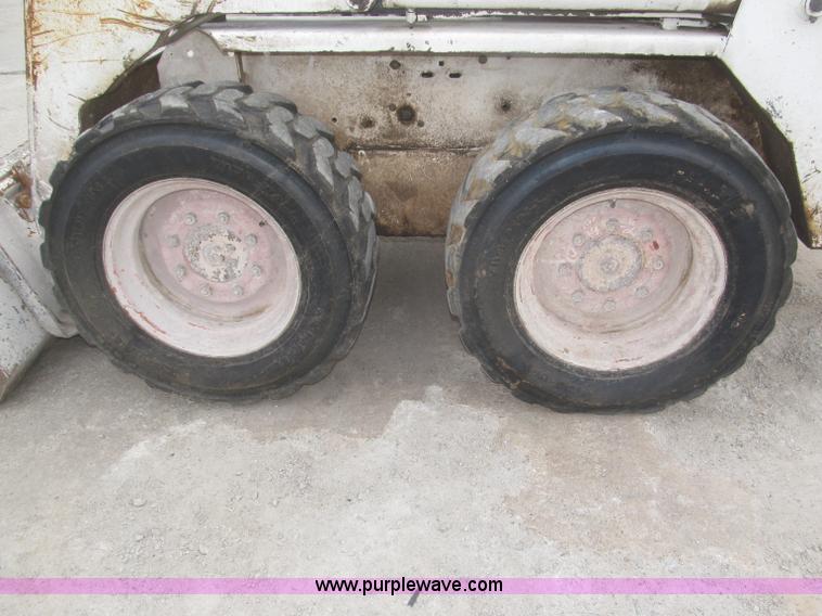 image for item F7284 1987 Bobcat 743 skid steer