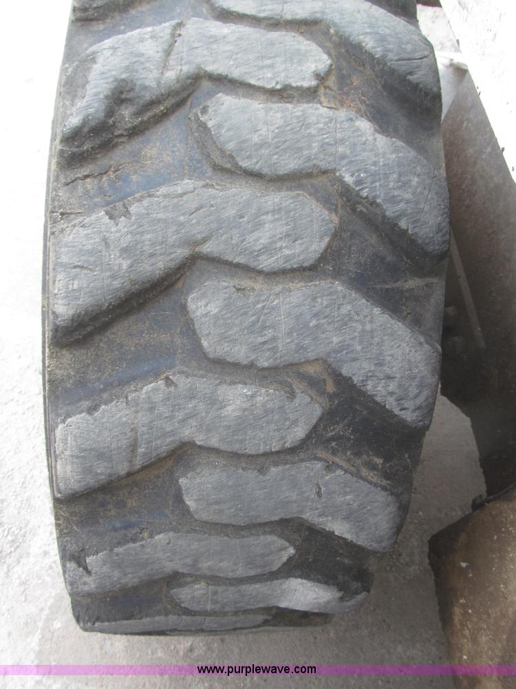 image for item F7284 1987 Bobcat 743 skid steer