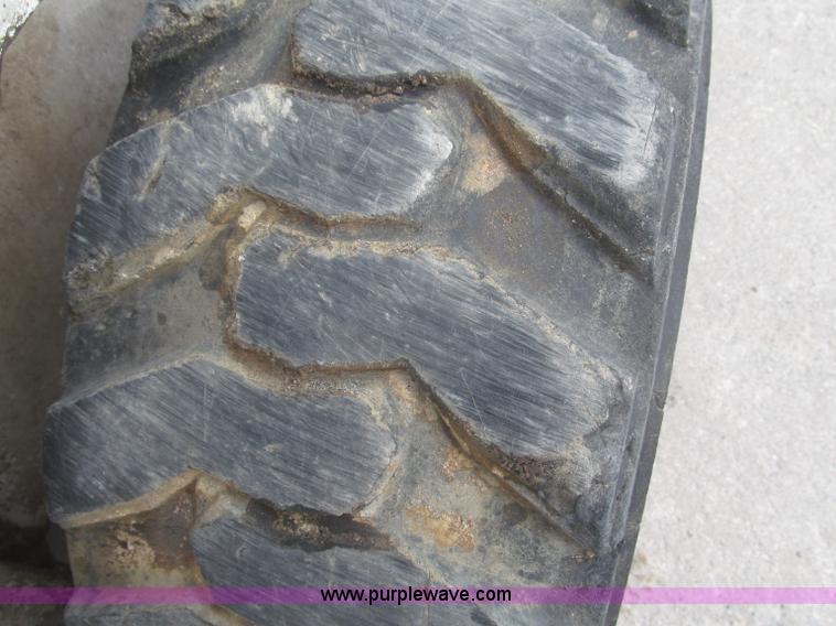 image for item F7284 1987 Bobcat 743 skid steer