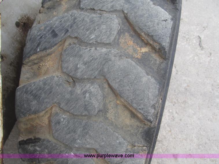 image for item F7284 1987 Bobcat 743 skid steer