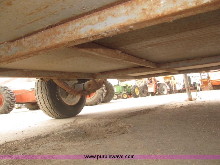 image for item F7286 2000 Biljax ET2000 trailer