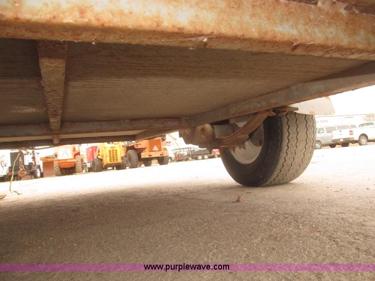 image for item F7286 2000 Biljax ET2000 trailer