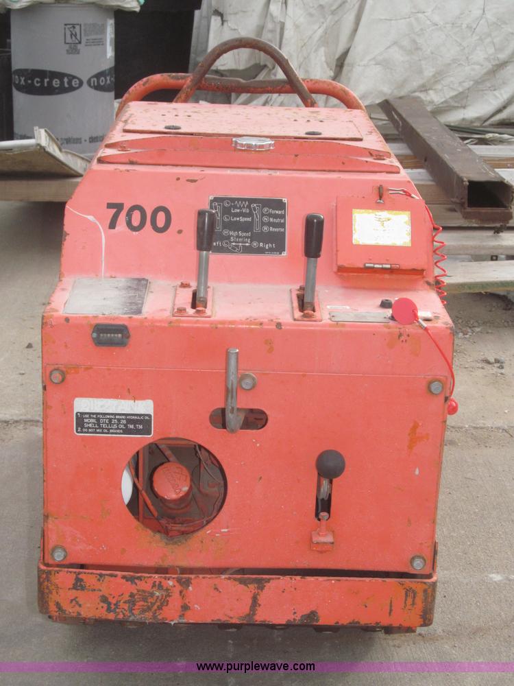 image for item F7288 Mikasa MRV3030GB articulated padfoot roller