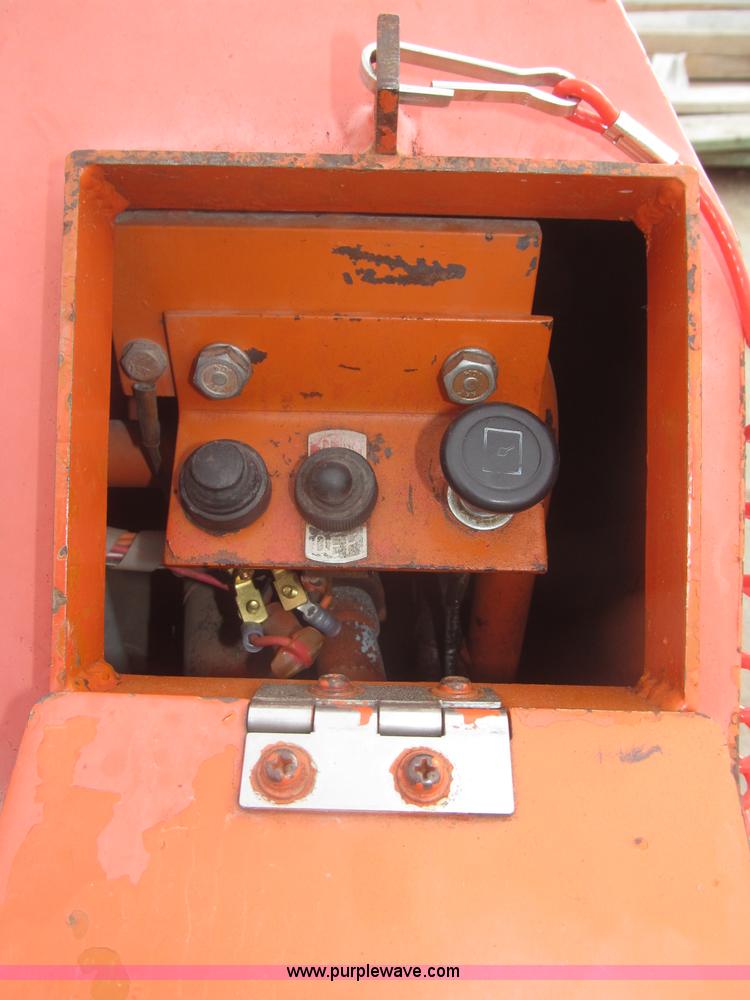 image for item F7288 Mikasa MRV3030GB articulated padfoot roller