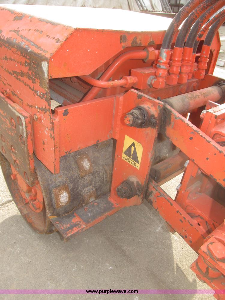 image for item F7288 Mikasa MRV3030GB articulated padfoot roller