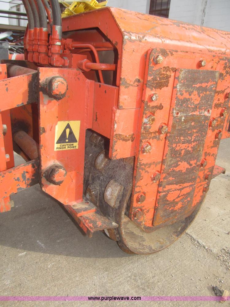 image for item F7288 Mikasa MRV3030GB articulated padfoot roller