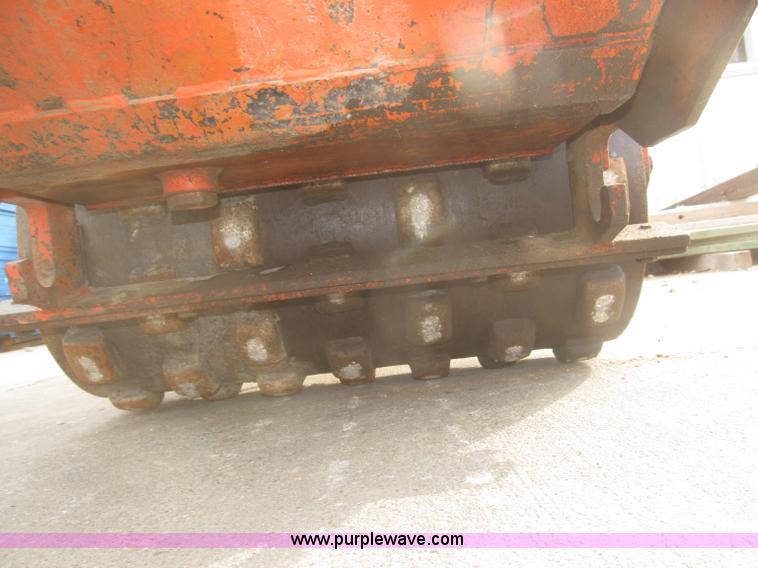 image for item F7288 Mikasa MRV3030GB articulated padfoot roller