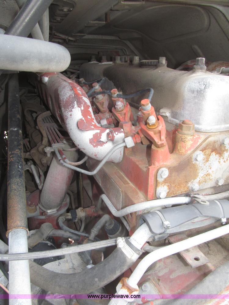 image for item F7289 1987 Mack MS250P truck cab and chassis