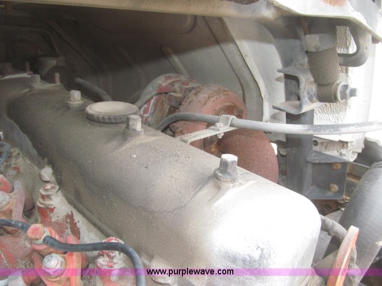 image for item F7289 1987 Mack MS250P truck cab and chassis