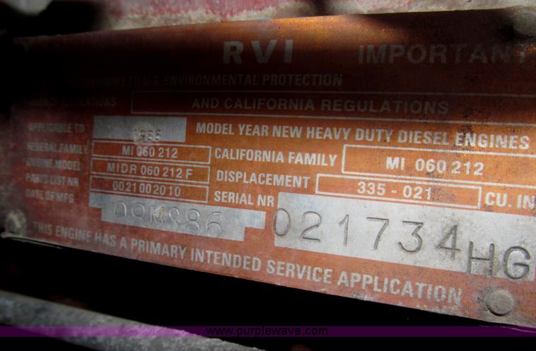 image for item F7289 1987 Mack MS250P truck cab and chassis