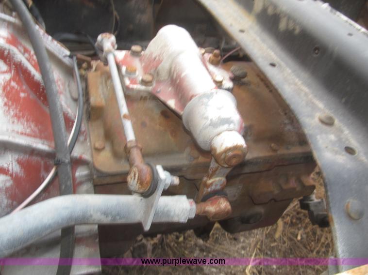 image for item F7289 1987 Mack MS250P truck cab and chassis