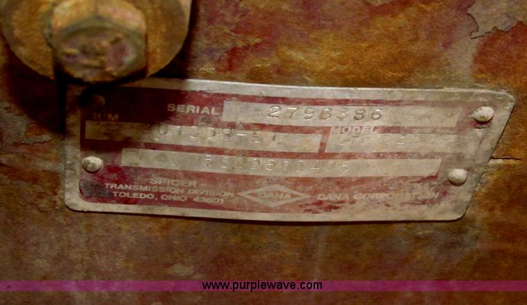 image for item F7289 1987 Mack MS250P truck cab and chassis