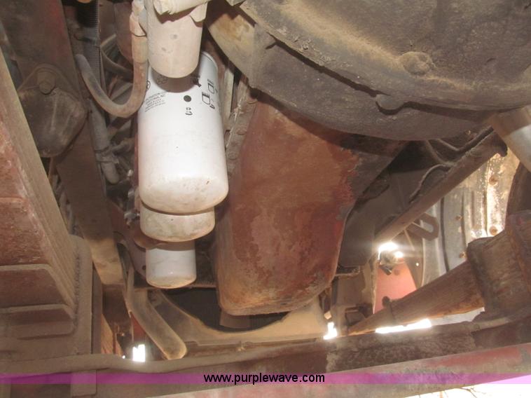 image for item F7289 1987 Mack MS250P truck cab and chassis