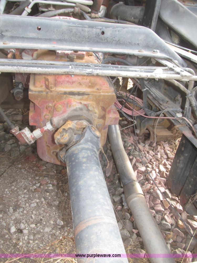 image for item F7289 1987 Mack MS250P truck cab and chassis