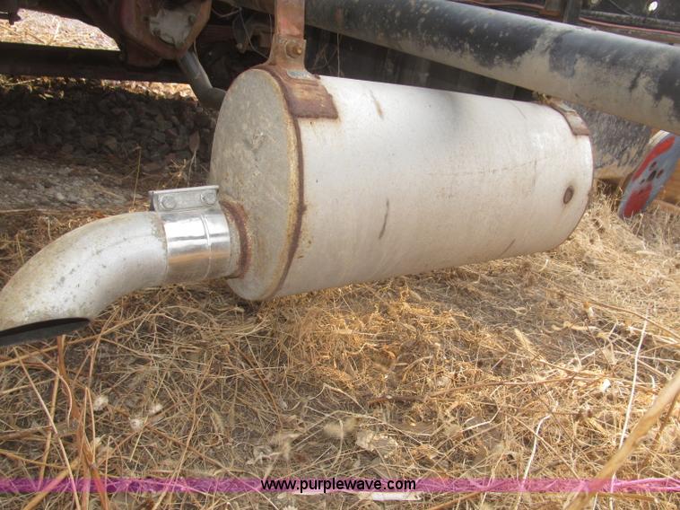 image for item F7289 1987 Mack MS250P truck cab and chassis